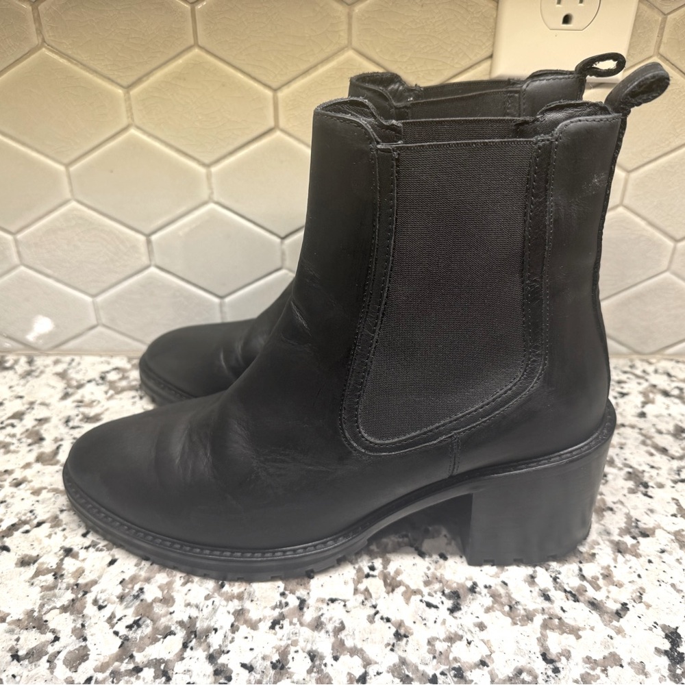 W's Thursday Boots Knockout in Black Matte size 9.5US